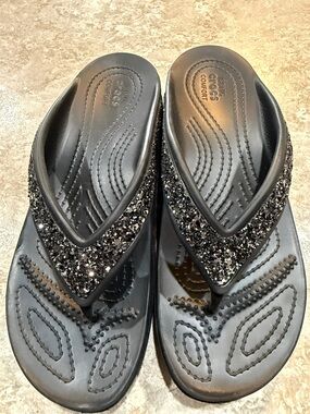 CROCS Women's Black Glitter Flip Flop Sandals